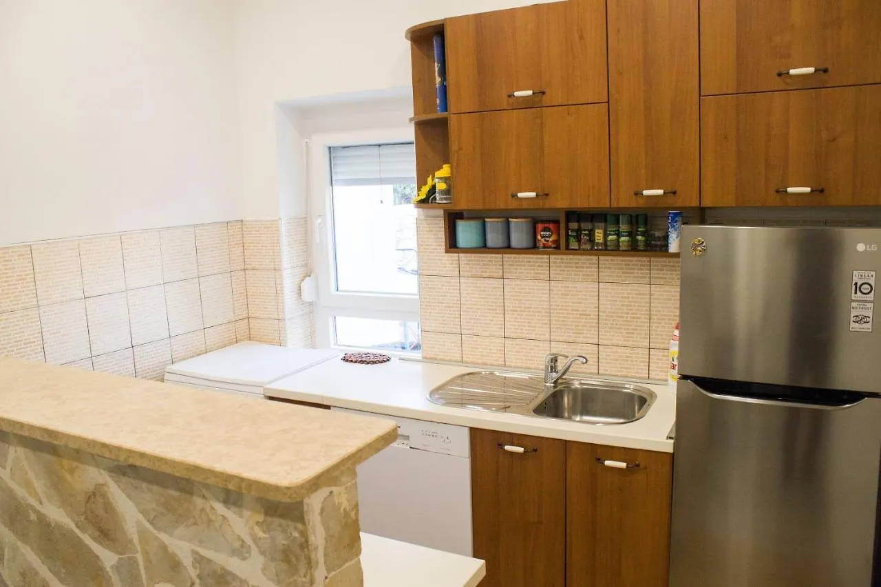 White Orchid Pula Apartment