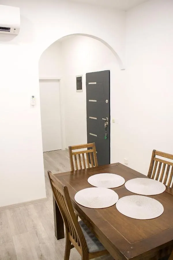 White Orchid Pula Apartment