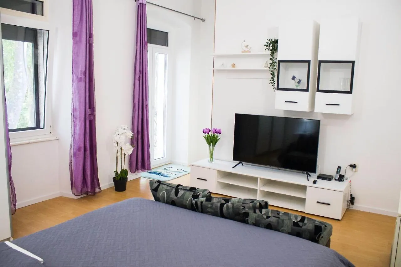 White Orchid Pula Apartment
