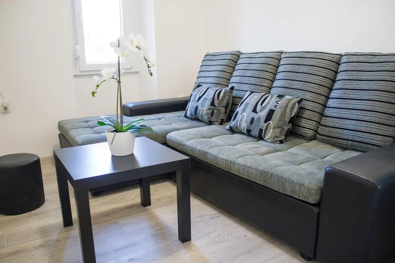 White Orchid Pula Apartment 0*,
