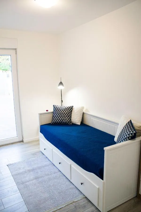 White Orchid Pula Apartment 0*,