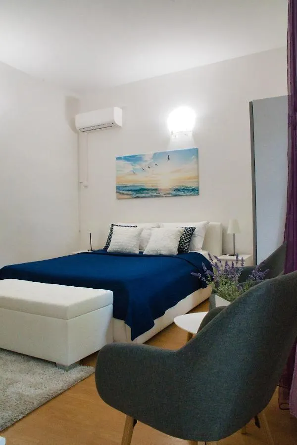 White Orchid Pula Apartment 0*,