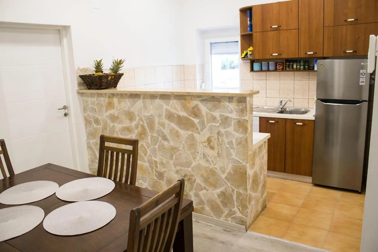 White Orchid Pula Apartment